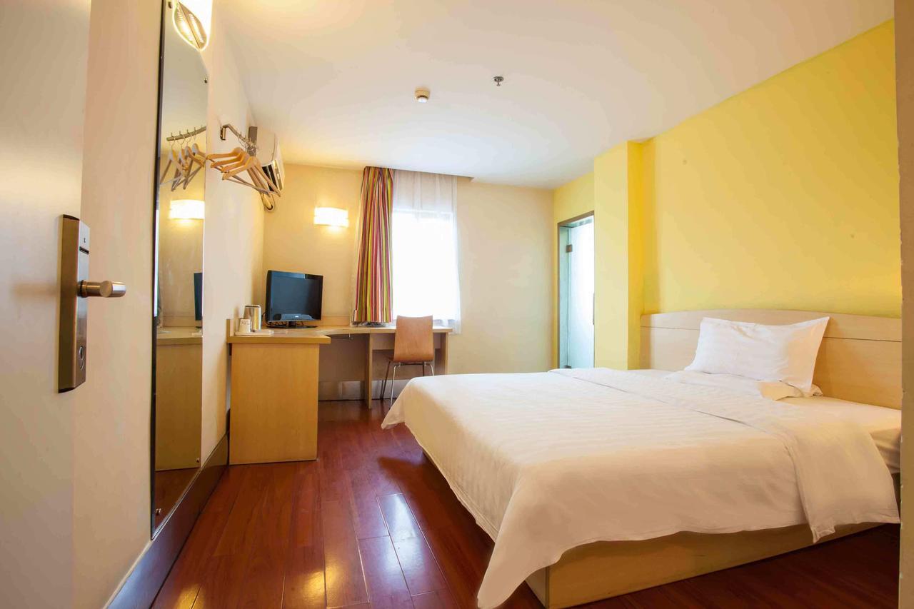 7Days Inn Yunfu Luoding Central Pokoj fotografie